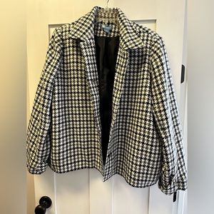 Women’s XL Dress Jacket. Black, White, and Gray. Lined. Light weight.